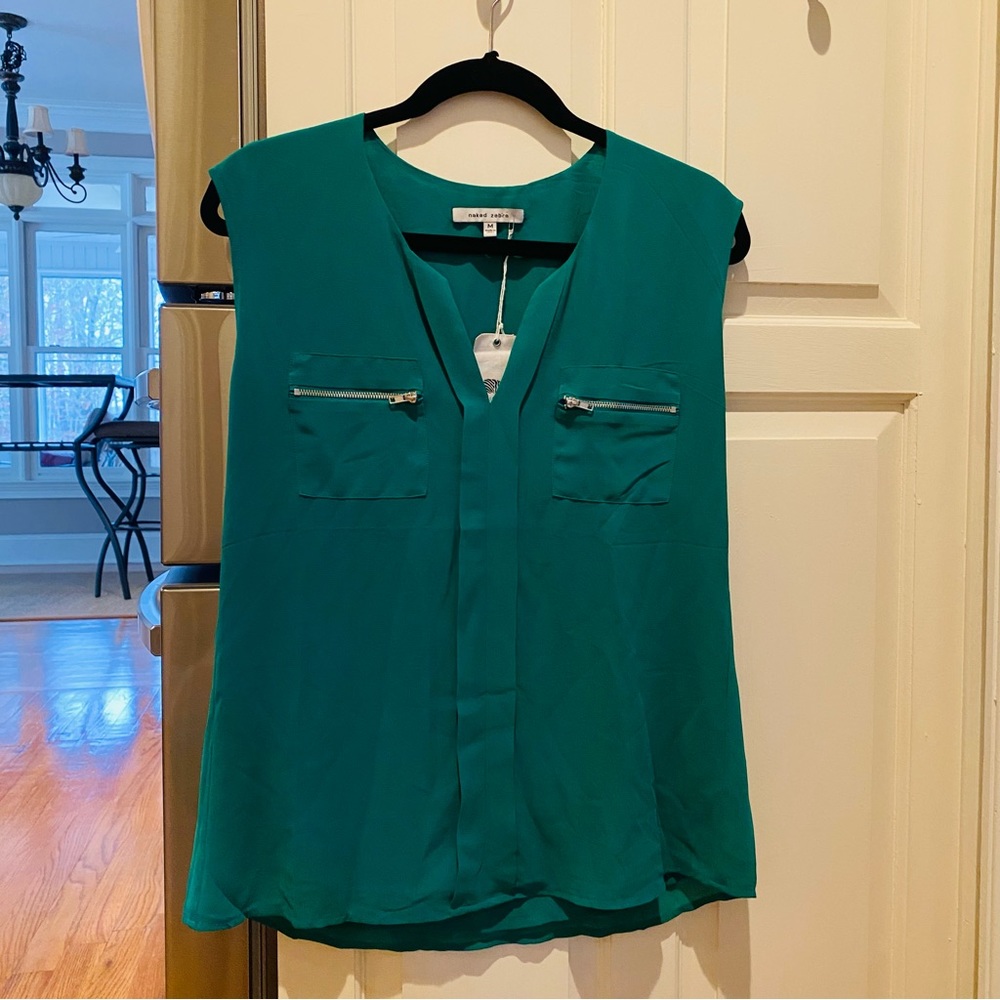 NWT! Naked Zebra Green Sleeveless Blouse - Size M Medium